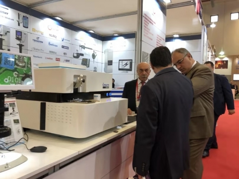 客戶(hù)在咨詢(xún)儀器信息