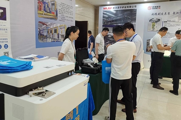 為客戶(hù)介紹我們的儀器